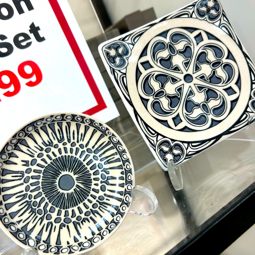 Brighton Ferrara Medallion Plate set 2 plates.